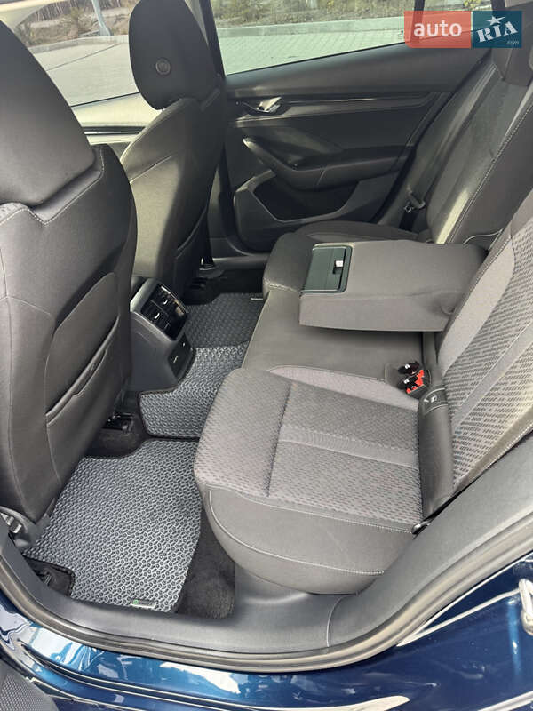 Универсал Skoda Octavia 2021 в Сарнах