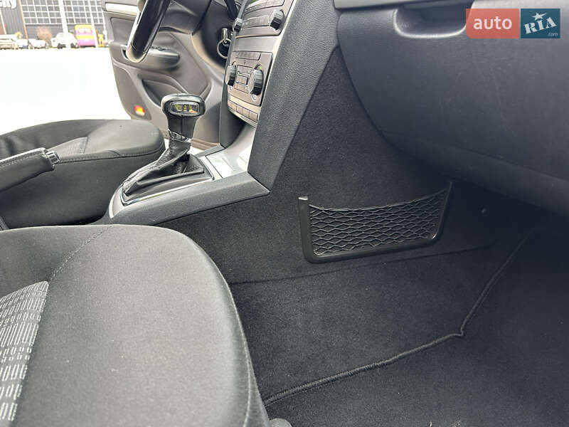 Универсал Skoda Octavia 2010 в Луцке фото 16 Универсал Skoda Octavia 2010 в Луцке