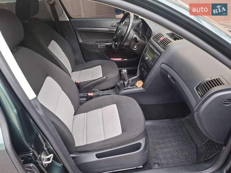 Лифтбек Skoda Octavia 2008 в Чернигове