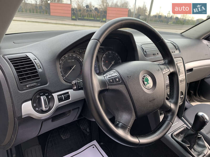 Лифтбек Skoda Octavia 2004 в Дрогобыче
