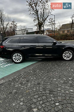 Универсал Skoda Octavia 2021 в Сваляве