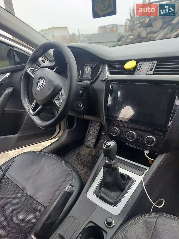 Лифтбек Skoda Octavia 2015 в Василькове