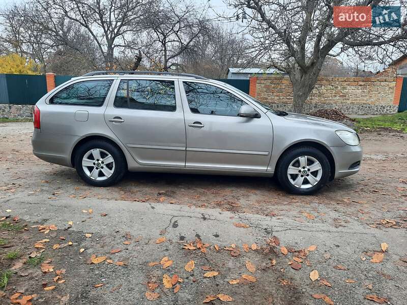 Універсал Skoda Octavia 2009 в Полтаві