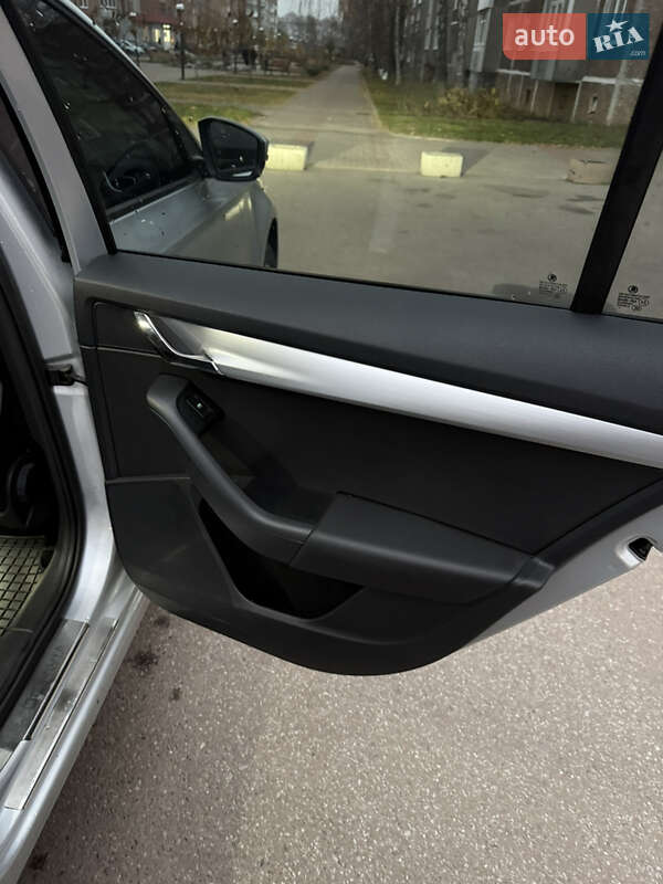 Лифтбек Skoda Octavia 2017 в Бахмаче фото 12 Лифтбек Skoda Octavia 2017 в Бахмаче