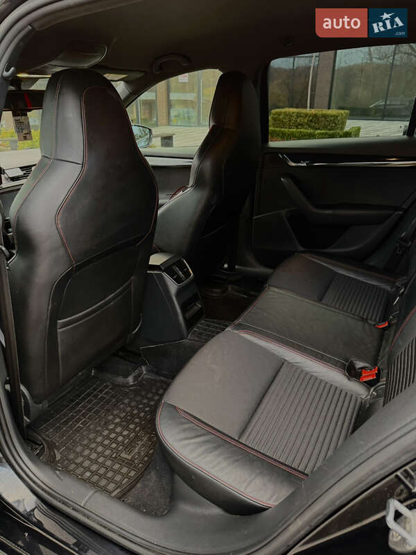 Универсал Skoda Octavia 2015 в Ужгороде