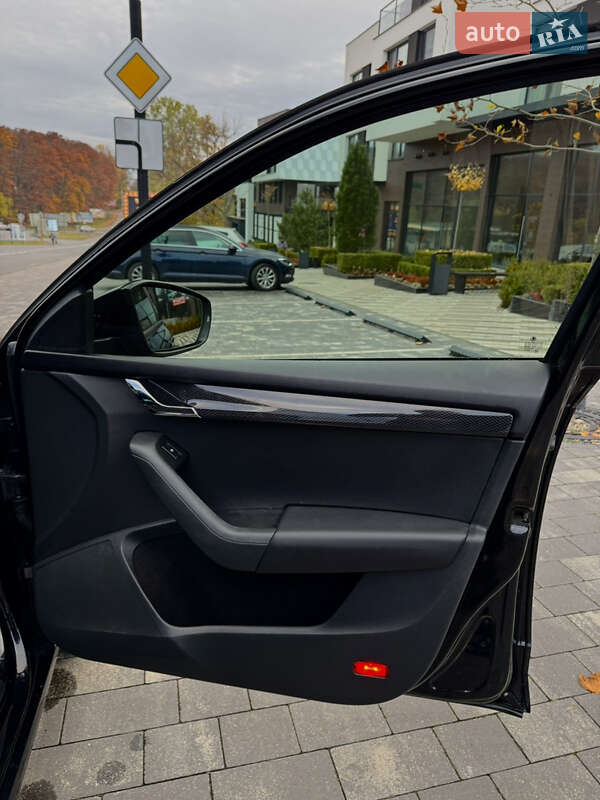 Универсал Skoda Octavia 2015 в Ужгороде