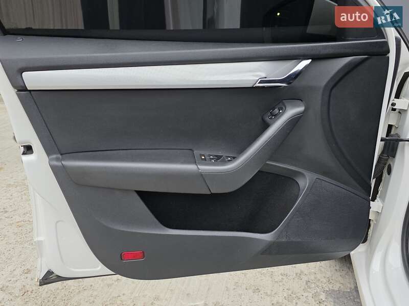 Універсал Skoda Octavia 2013 в Києві фото 38 Універсал Skoda Octavia 2013 в Києві