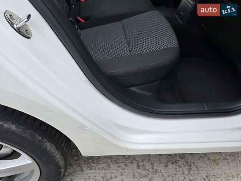 Універсал Skoda Octavia 2013 в Києві фото 48 Універсал Skoda Octavia 2013 в Києві