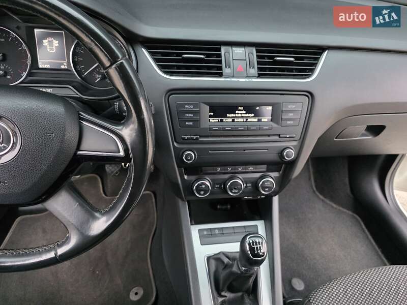 Універсал Skoda Octavia 2013 в Києві фото 66 Універсал Skoda Octavia 2013 в Києві
