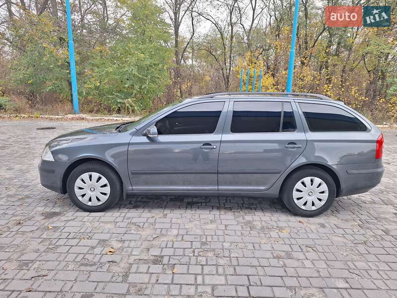 Універсал Skoda Octavia 2007 в Дніпрі