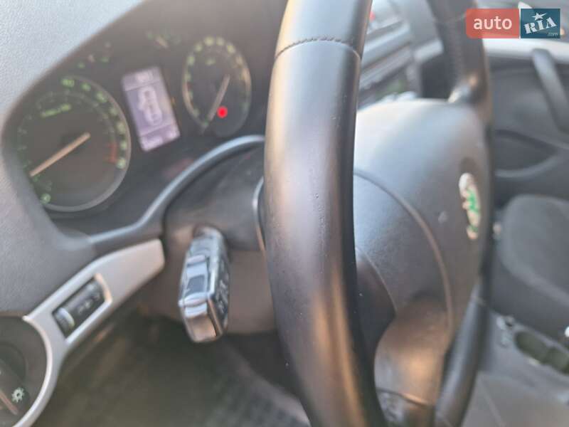 Універсал Skoda Octavia 2007 в Дніпрі