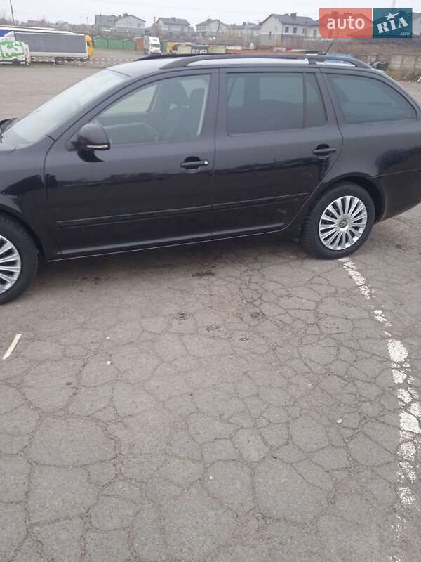 Универсал Skoda Octavia 2009 в Ровно