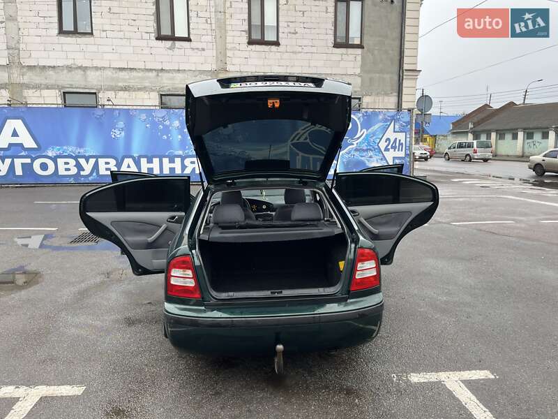 Лифтбек Skoda Octavia 2001 в Житомире