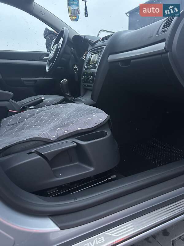 Универсал Skoda Octavia 2011 в Зборове