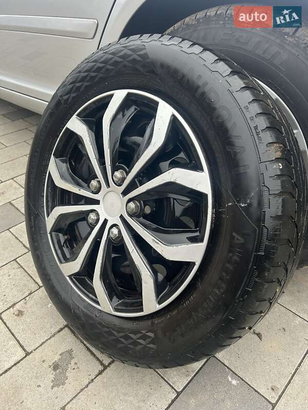 Универсал Skoda Octavia 2011 в Зборове