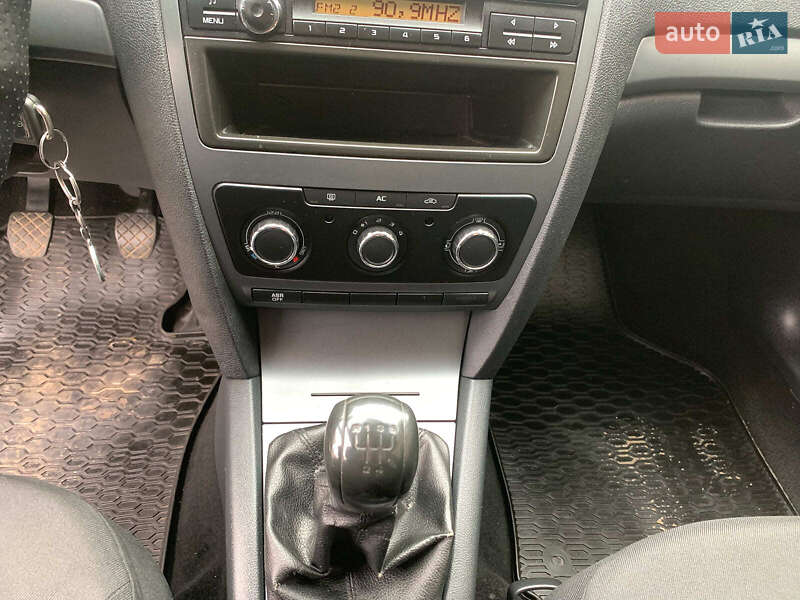 Универсал Skoda Octavia 2010 в Виннице