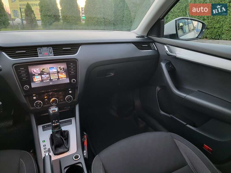 Универсал Skoda Octavia 2019 в Сарнах фото 22 Универсал Skoda Octavia 2019 в Сарнах