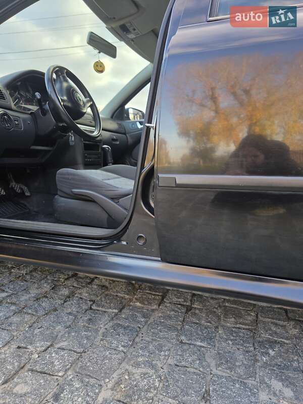 Лифтбек Skoda Octavia 2003 в Днепре