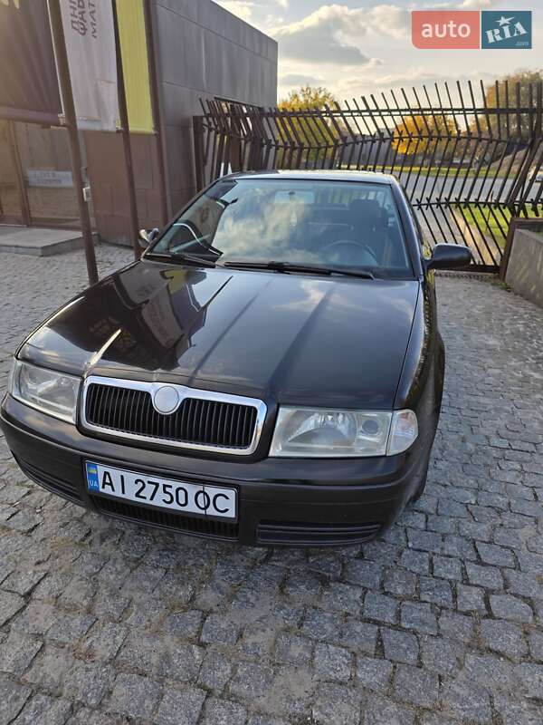 Лифтбек Skoda Octavia 2003 в Днепре