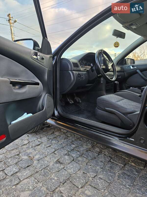 Лифтбек Skoda Octavia 2003 в Днепре