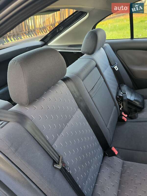 Лифтбек Skoda Octavia 2003 в Днепре