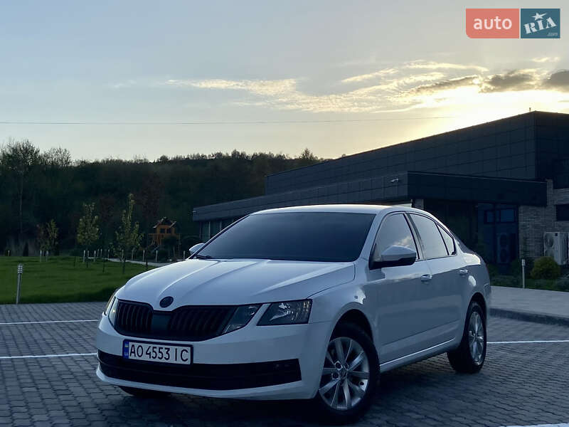 Лифтбек Skoda Octavia 2017 в Сваляве