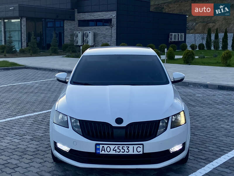 Лифтбек Skoda Octavia 2017 в Сваляве