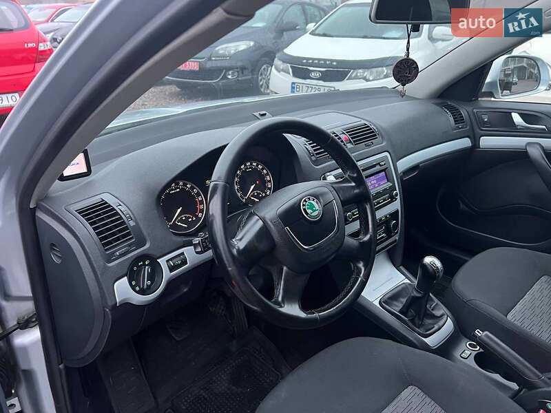 Универсал Skoda Octavia 2010 в Полтаве