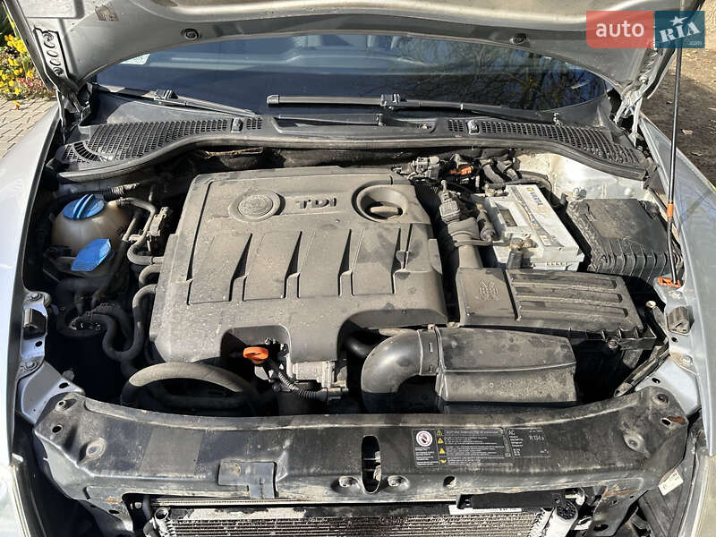 Універсал Skoda Octavia 2011 в Чернівцях