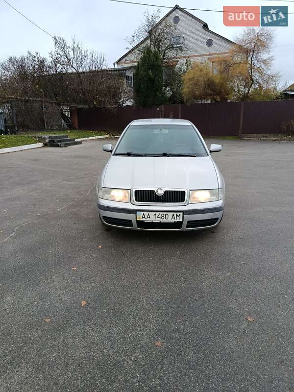 Лифтбек Skoda Octavia 2002 в Киеве