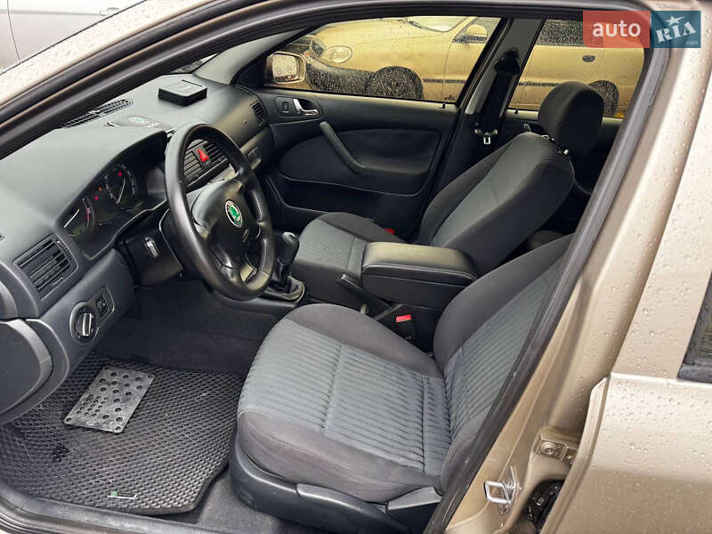 Лифтбек Skoda Octavia 2005 в Днепре