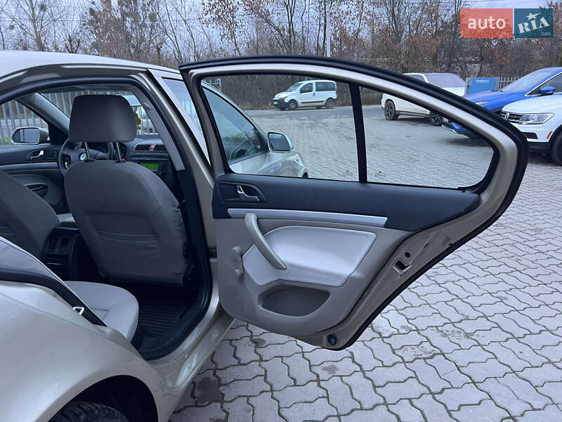 Лифтбек Skoda Octavia 2005 в Нововолынске фото 26 Лифтбек Skoda Octavia 2005 в Нововолынске