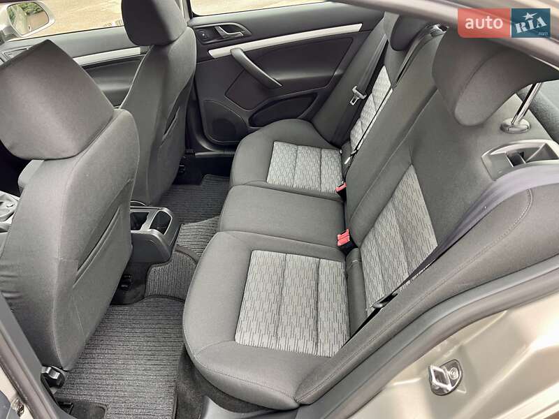 Лифтбек Skoda Octavia 2010 в Киеве фото 39 Лифтбек Skoda Octavia 2010 в Киеве