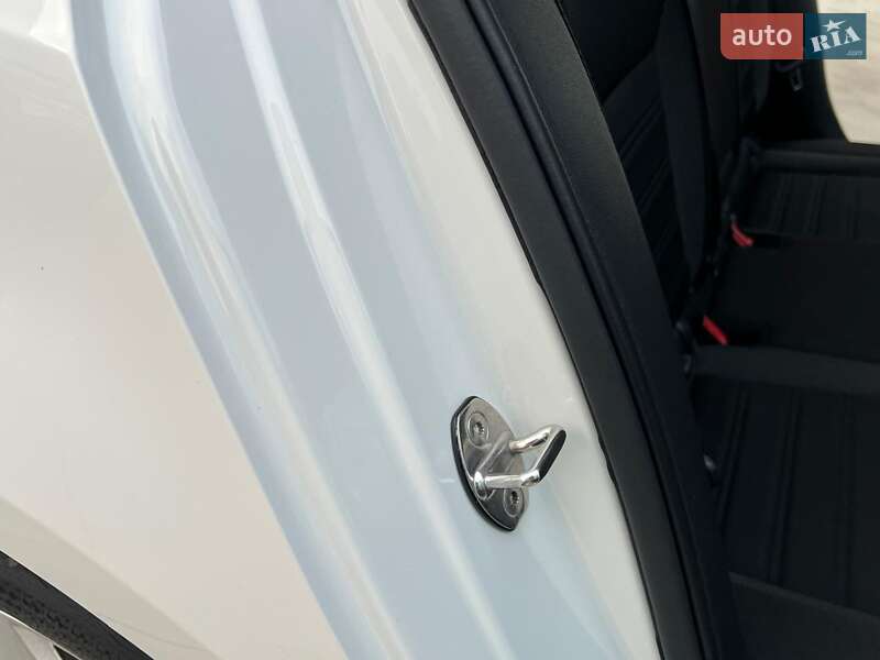 Универсал Skoda Octavia 2020 в Киеве фото 74 Универсал Skoda Octavia 2020 в Киеве