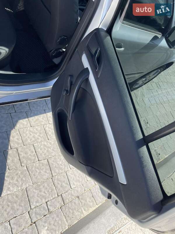 Универсал Skoda Octavia 2008 в Новояворовске