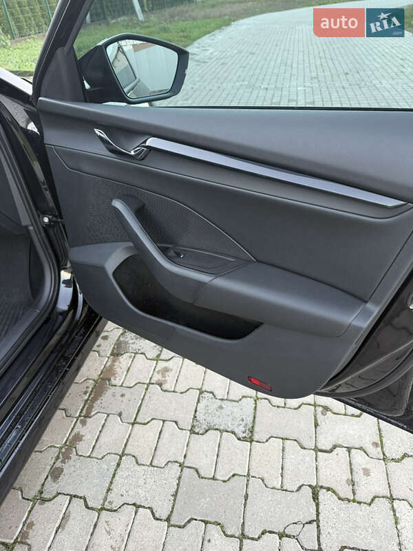 Ліфтбек Skoda Octavia 2022 в Чернівцях