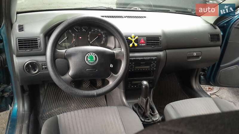 Лифтбек Skoda Octavia 2003 в Киеве