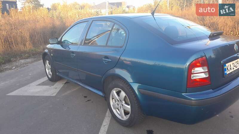 Лифтбек Skoda Octavia 2003 в Киеве