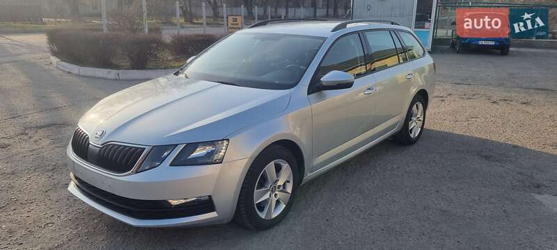 Универсал Skoda Octavia 2019 в Киеве фото 15 Универсал Skoda Octavia 2019 в Киеве