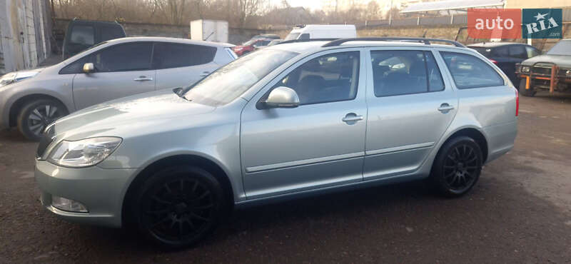 Універсал Skoda Octavia 2010 в Житомирі