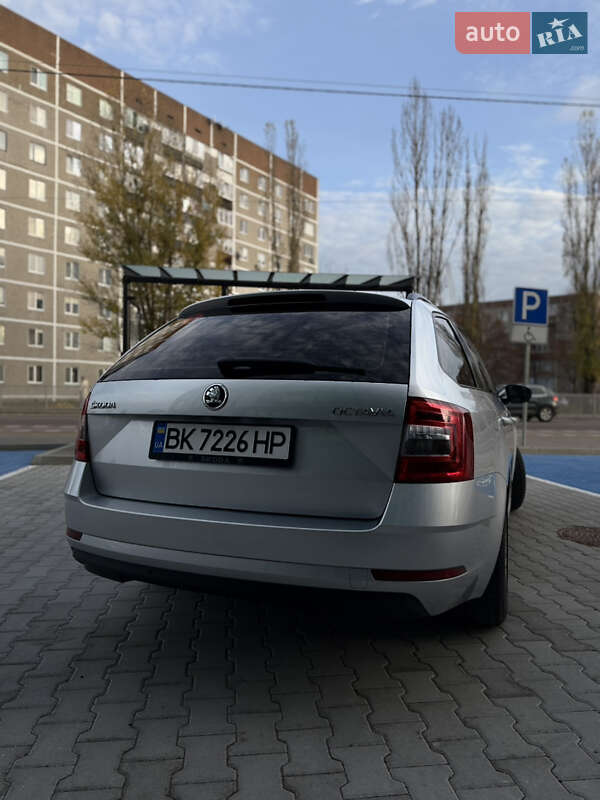 Универсал Skoda Octavia 2017 в Вараше