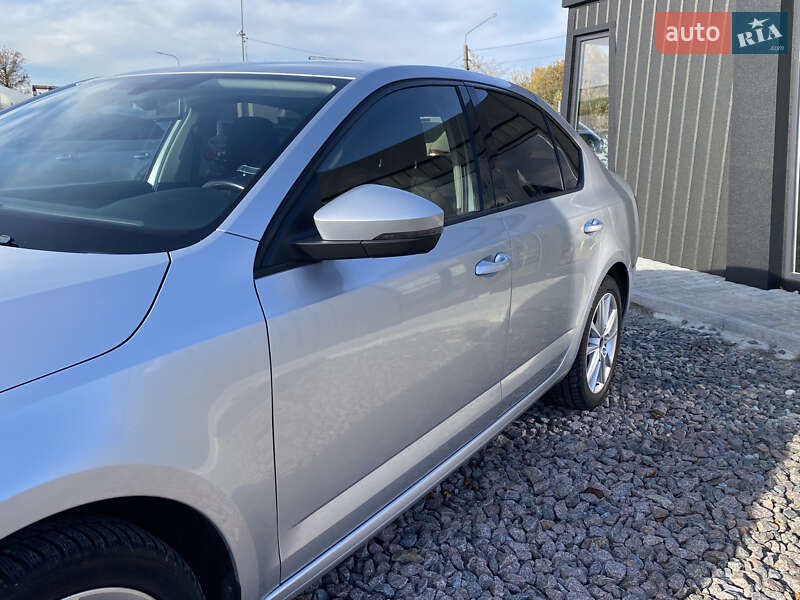 Лифтбек Skoda Octavia 2016 в Львове