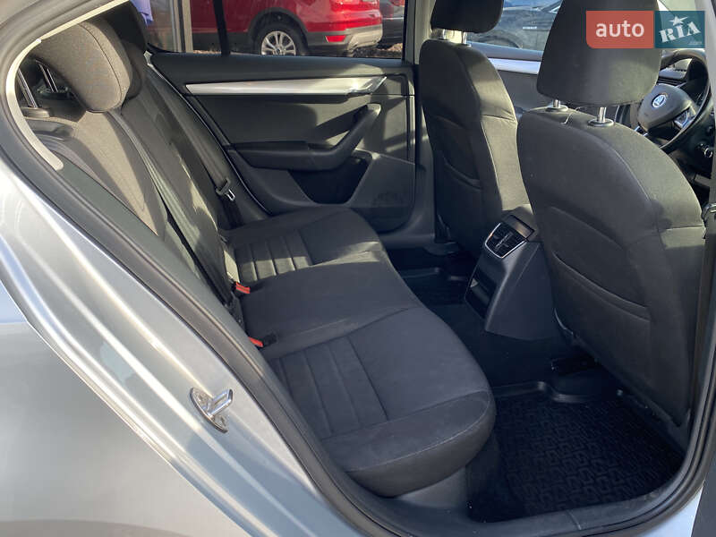 Лифтбек Skoda Octavia 2016 в Львове