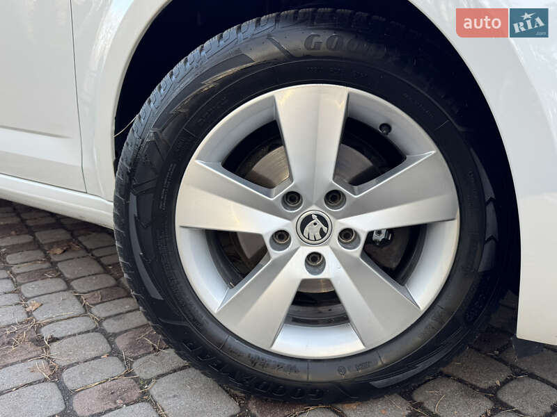 Ліфтбек Skoda Octavia 2016 в Дрогобичі