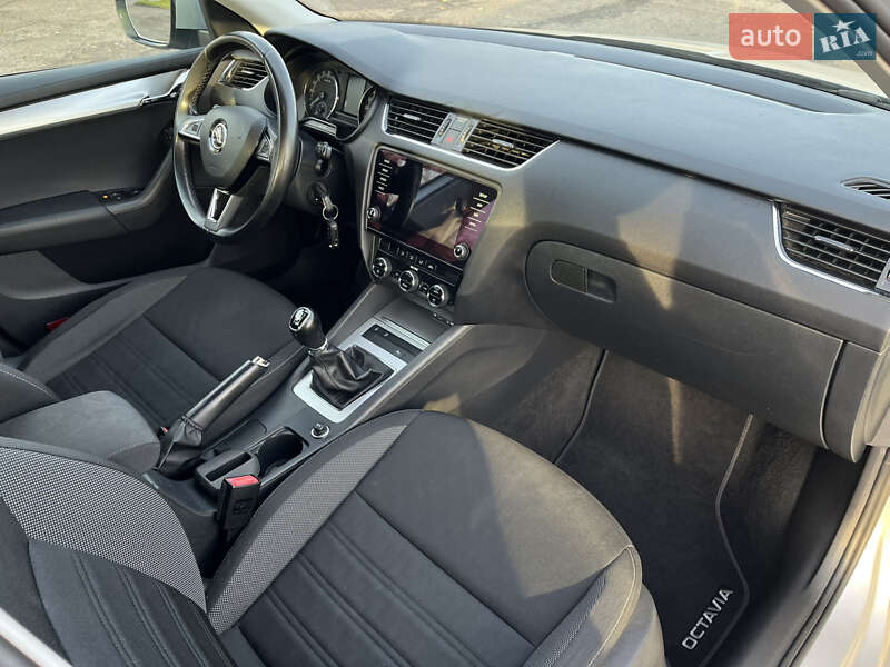 Лифтбек Skoda Octavia 2017 в Львове фото 32 Лифтбек Skoda Octavia 2017 в Львове