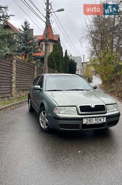 Лифтбек Skoda Octavia 2002 в Киеве
