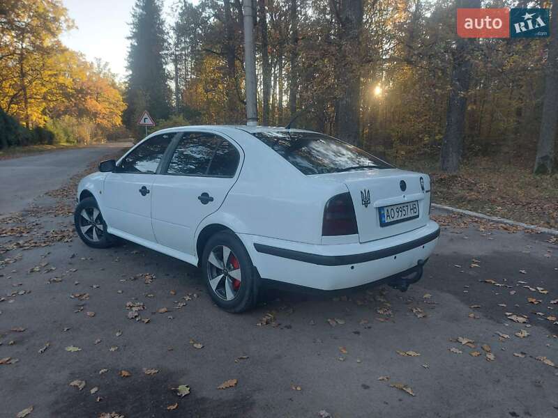 Лифтбек Skoda Octavia 2000 в Остроге