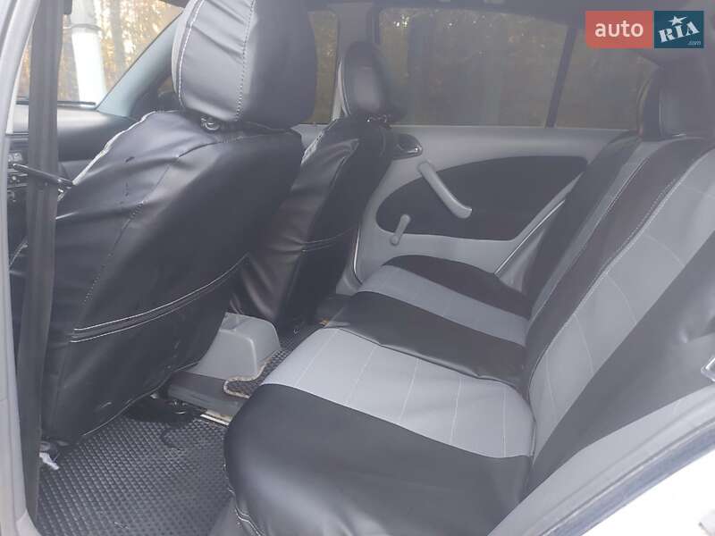 Лифтбек Skoda Octavia 2000 в Остроге