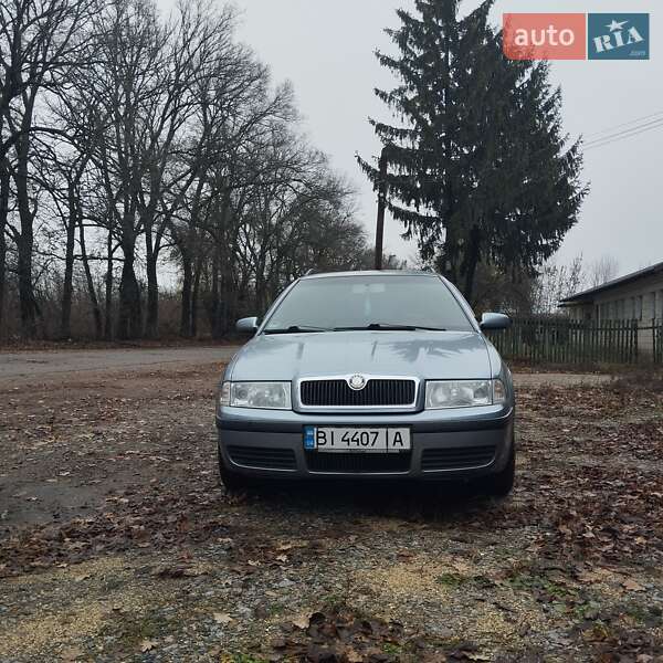 Универсал Skoda Octavia 2001 в Гадяче
