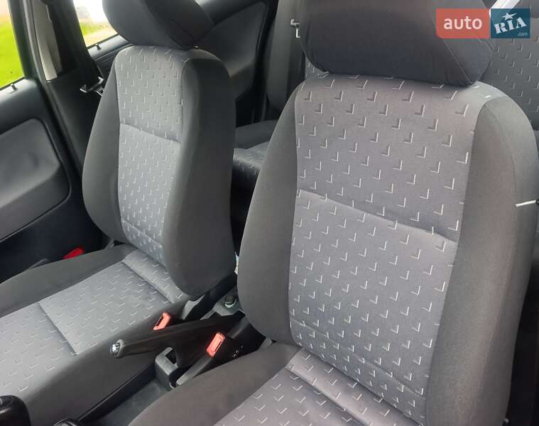 Ліфтбек Skoda Octavia 2006 в Рівному